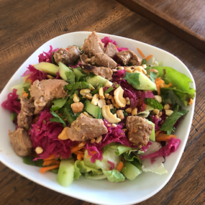 Salade de poulet "hot and sweet"