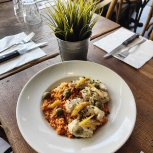 Poulet aux citrons confits et olives vertes